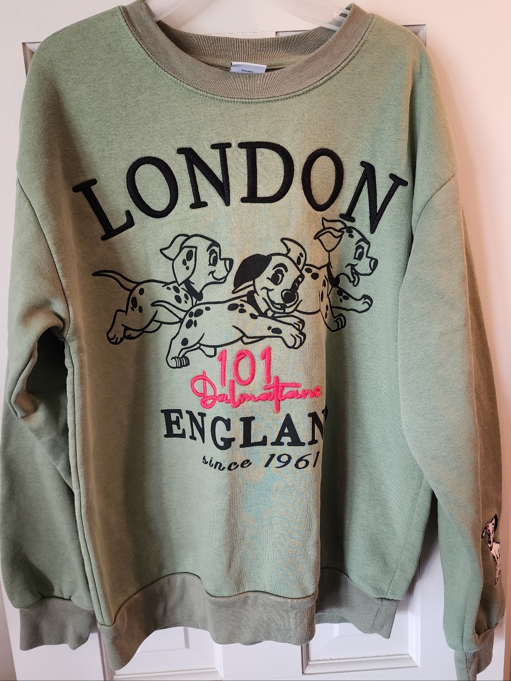London England 101 Dalmatians Green Graphic Sweatshirt